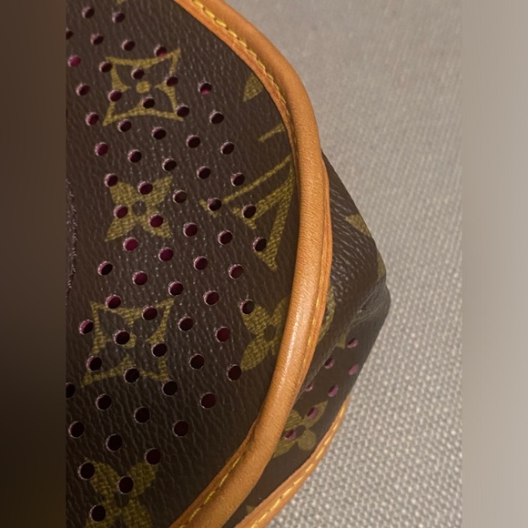 Louis Vuitton Limited Edition Perforated Musette Bag (Monogram & Fuchsia ) - Picture 15 of 16